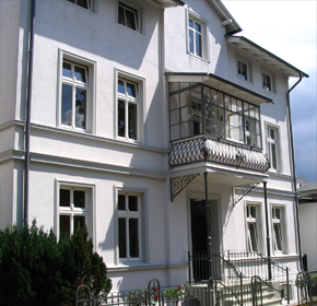 Fassade der Villa Elfriede in Sassnitz